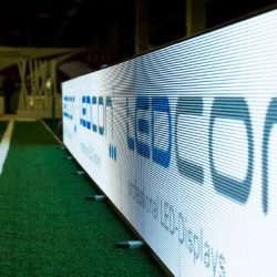 LED Banden kommen heutzutage in zahlreichen Stadien und Arenen zum Einsatz und bieten Clubs und Betreibern die Möglichkeit, ihre Partner optimal zu präsentieren. Die Kosten für LED Bandensysteme können über den Kostenrechner Bandensysteme berechnet werden.