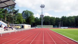 Flutlichtanlage Sportplatz: Welche Kosten entstehen bei der Sanierung der Flutlichtanlage oder der Umrüstung auf LED Flutlicht. Informationen für Vereine.