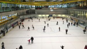 Kunststoffeisbahn: Kosten für Miete oder Kauf. Kunststoffeisbahn mieten oder eine Eisbahn kaufen: Preise im Vergleich