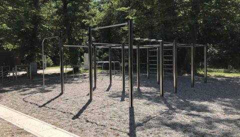 Outdoor-Fitnessgeraete: Kosten für den Bau einer Calisthenics Anlage oder eines Fitnessparks kalkulieren.