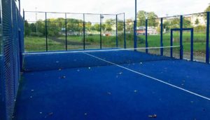 Padelplatz bauen: Kosten kalkulieren - Preise vergleichen. Tipps rund um die Finanzierung und Förderprogramme beim Bau eines Padelplatzes outdoor oder in einer Tennishalle oder auf einem Tennisplatz.