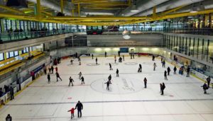 Zuttritskontrolle und Zutrittssysteme für Eishallen, Schwimmbad, Stadion und Arena. Kosten Zutrittskontrolle und Kosten Drehkreuze für Freizeitanlage und Sportanlagen.