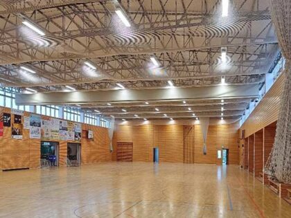 Sporthalle am Klüschenberg spart 45% der Leuchten ein